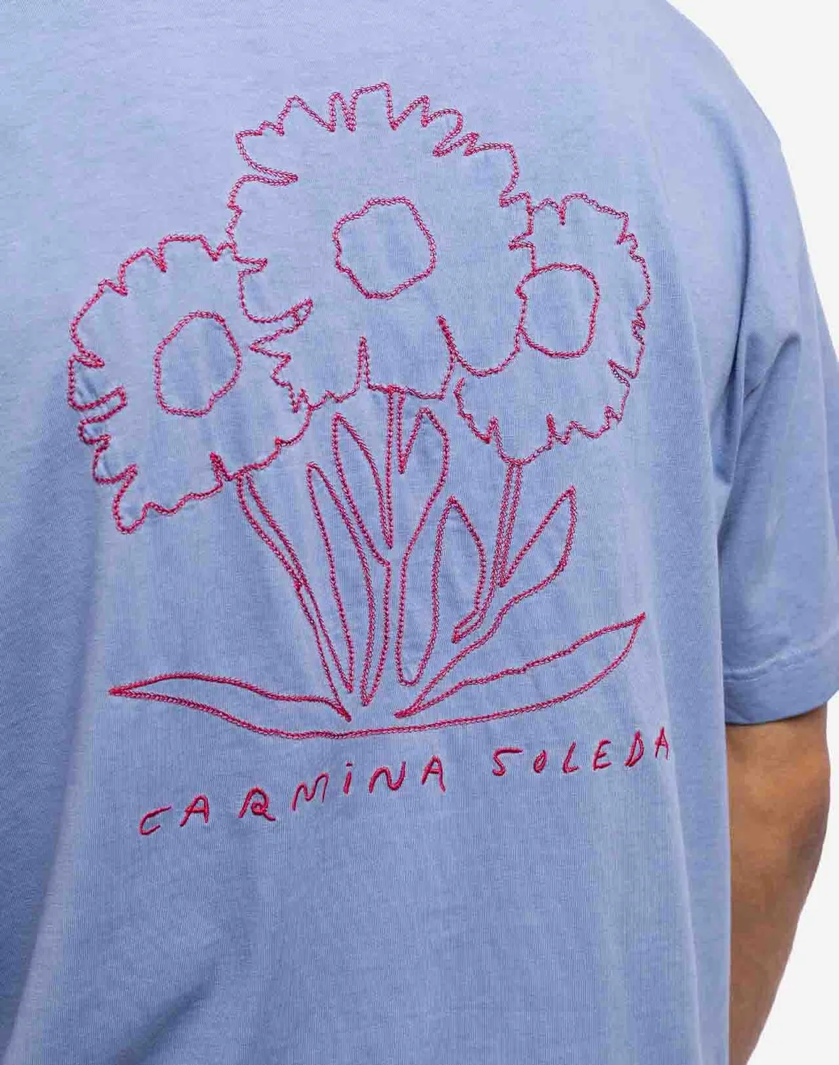 OLOW Carmina t-shirt bleu azur brodé ample