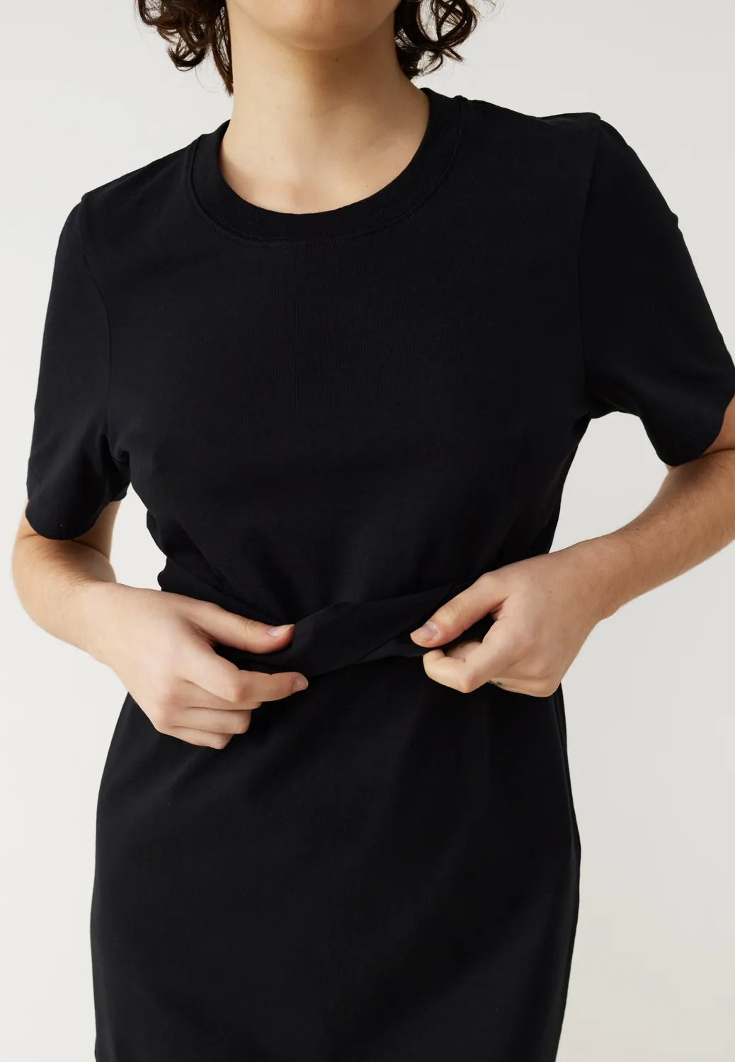 Loom La robe t-shirt robe femme coton bio noire mi-longue