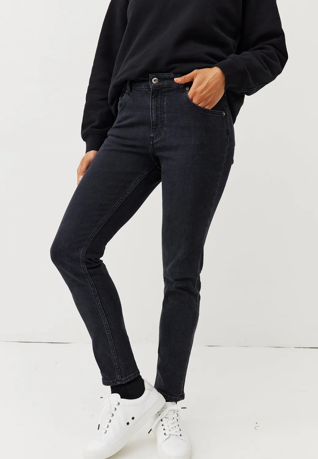 Loom Le jean slim noir coton bio