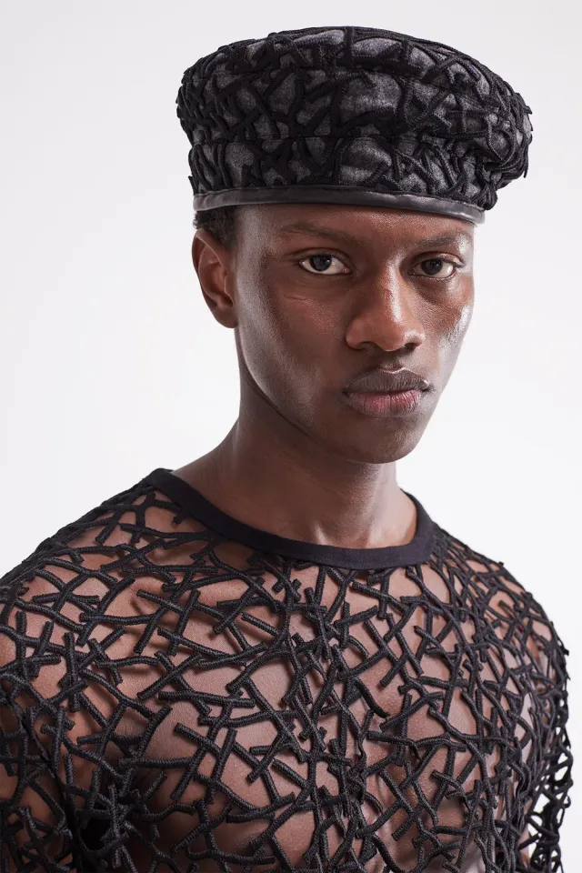 French Deal Kodjia béret laine guipure noire
