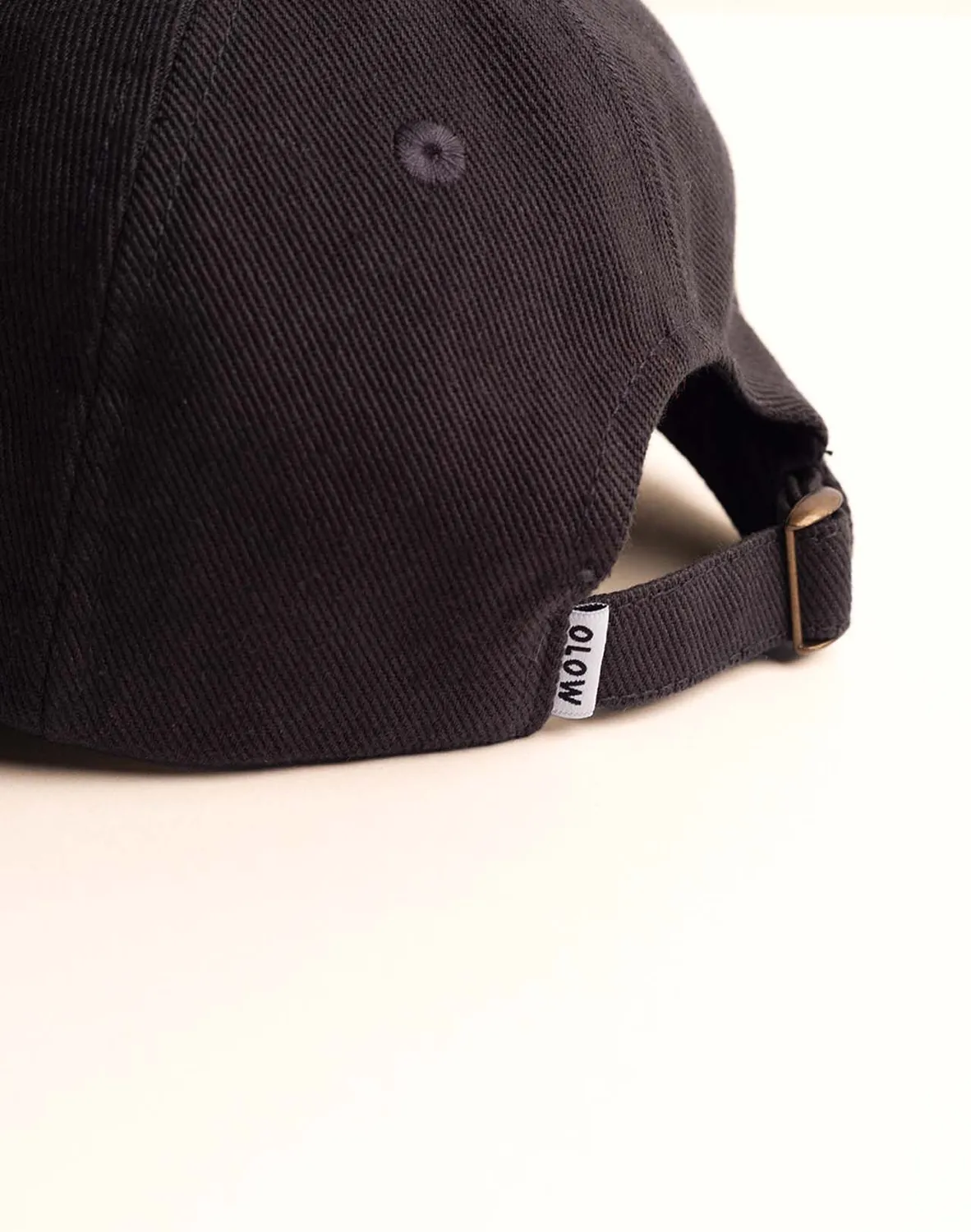 OLOW Point Break casquette six panel noir carbone