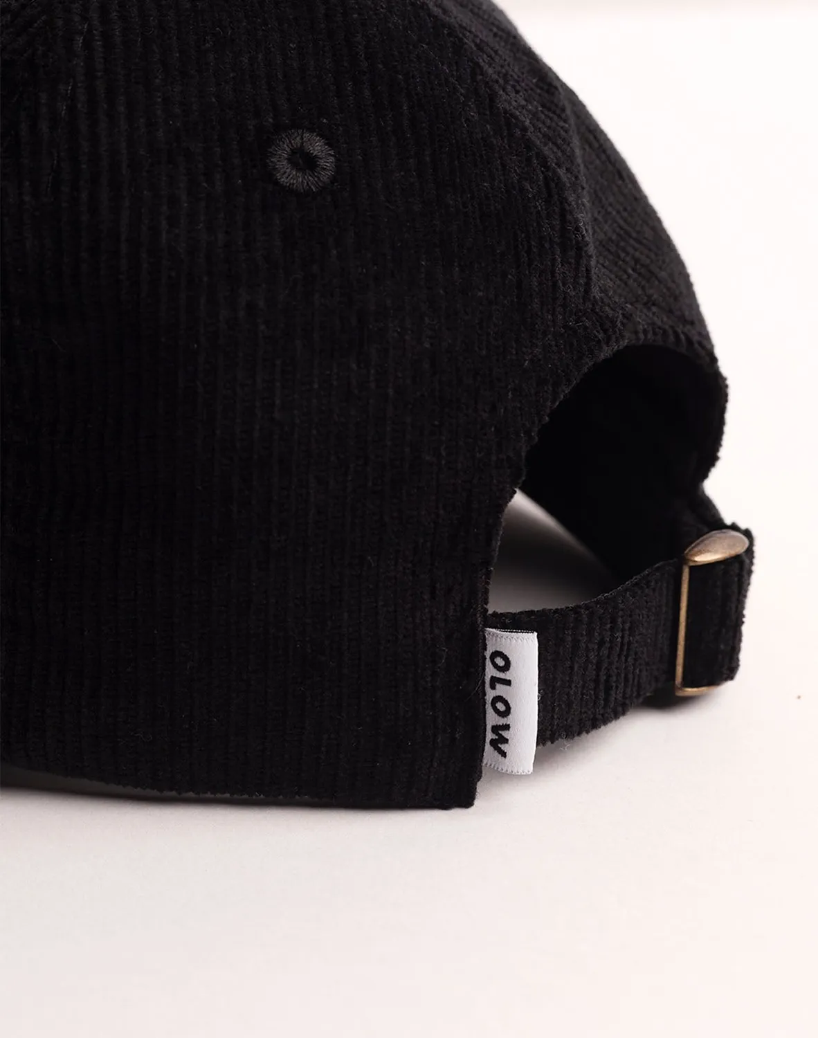 Olow Wine And Sleep casquette six panels noir velours