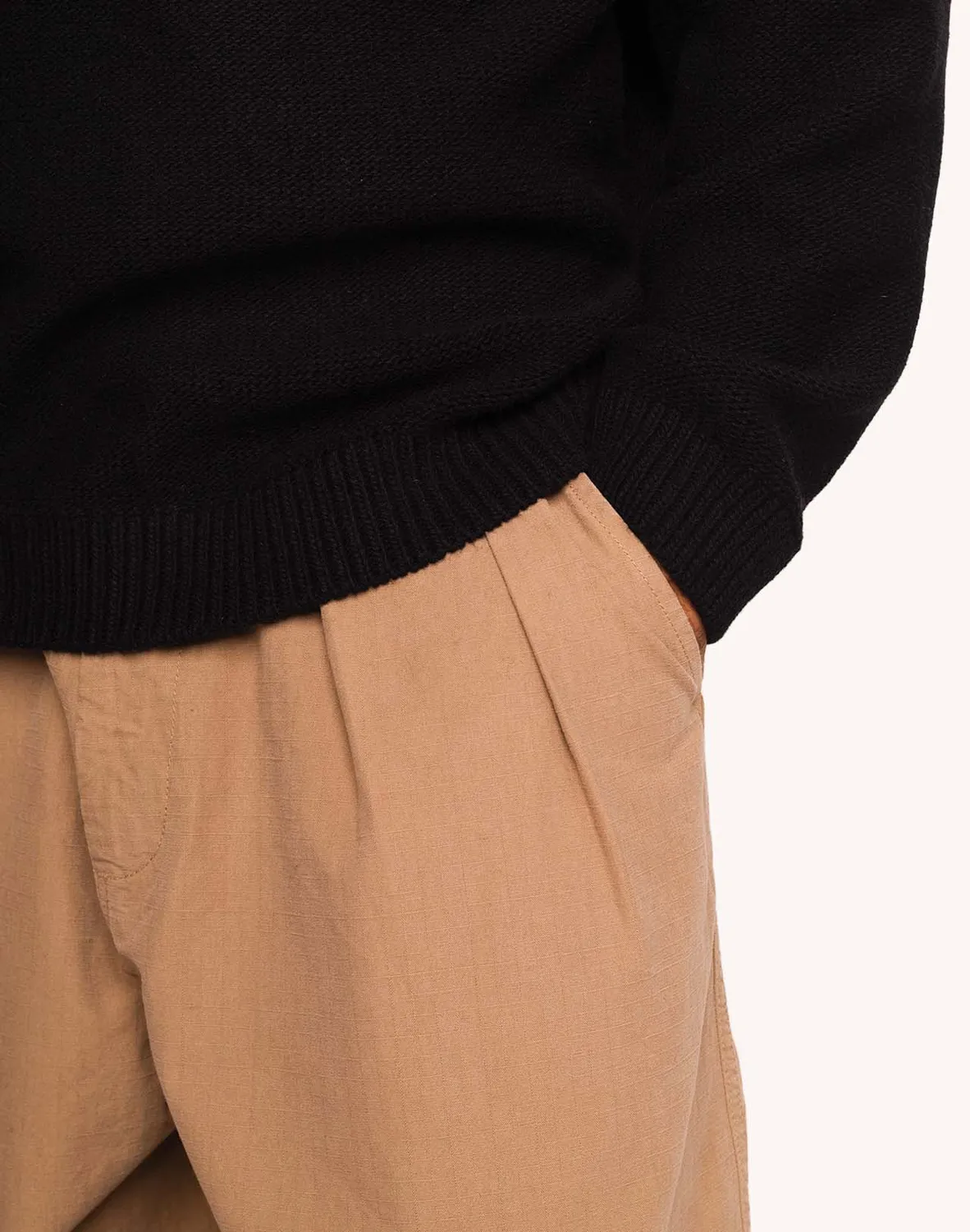 OLOW Baden pull noir laine chaude Italie