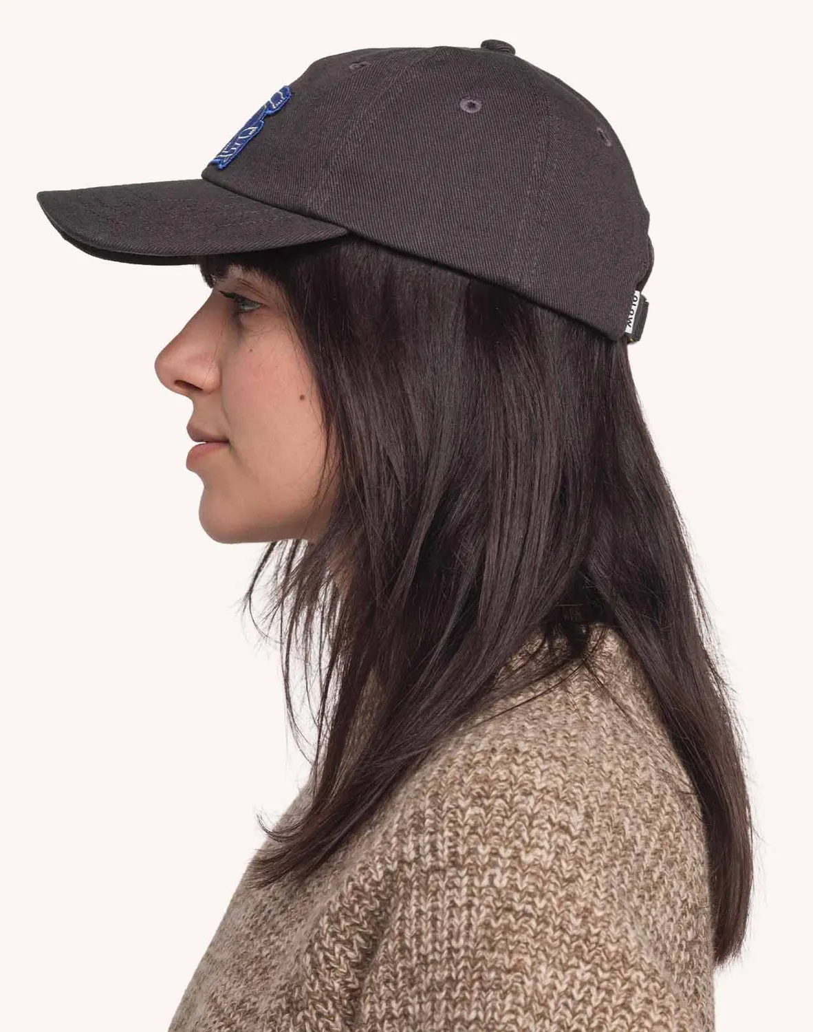OLOW Point Break casquette six panel noir carbone