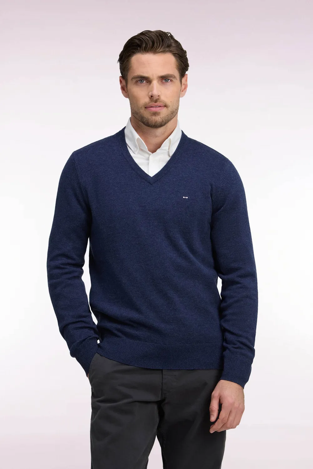 Eden Park pull col V laine et coton bleu coupe droite