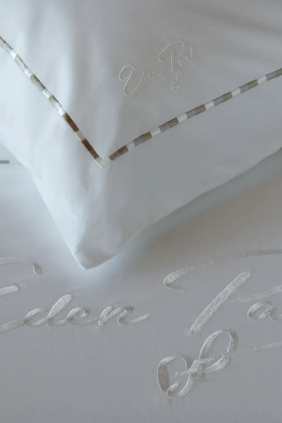 Eden Park Décrochons la lune taies d'oreiller 65x65 lot 2 percale
